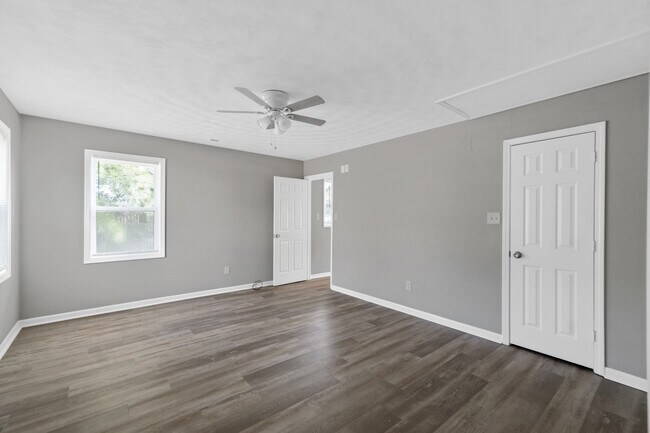 Building Photo - 328 Crisfield Rd