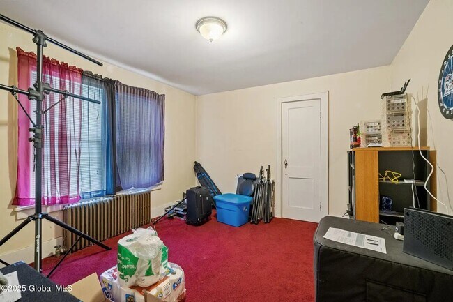 Building Photo - 301 S Main St