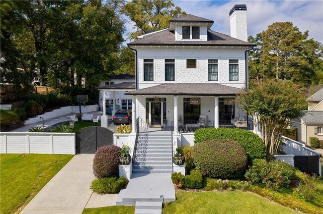 Building Photo - 1812 Wellbourne Dr NE