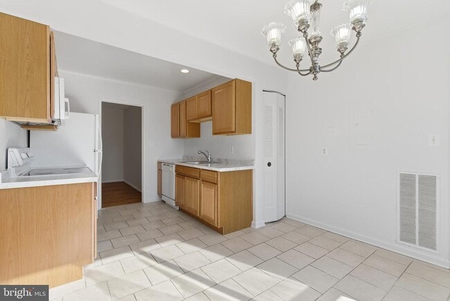 Building Photo - 561 Florida Ave