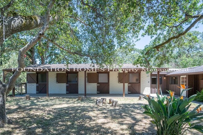 Primary Photo - Charming 2BD/2BA Converted Stable in Seren...