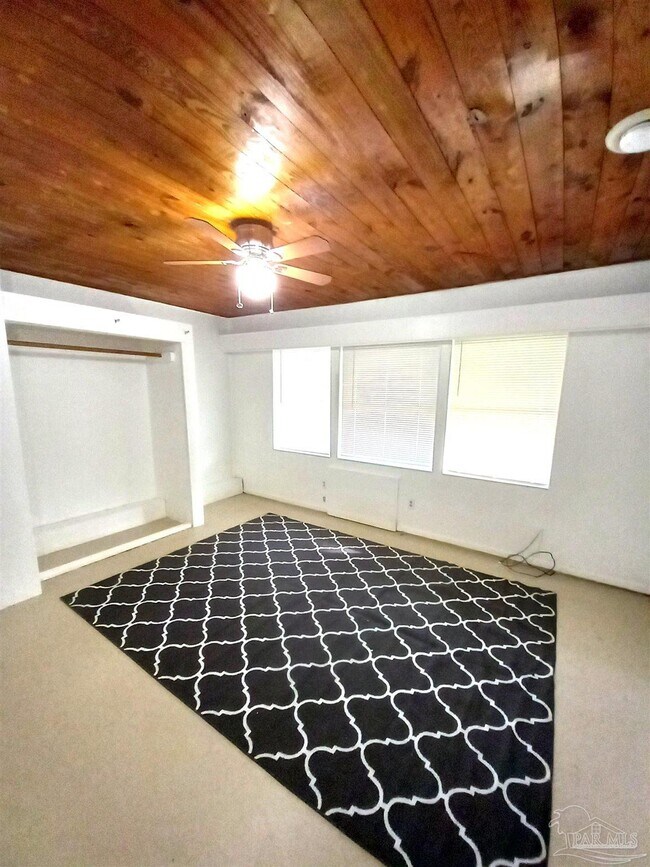 Building Photo - 4 Marine Dr