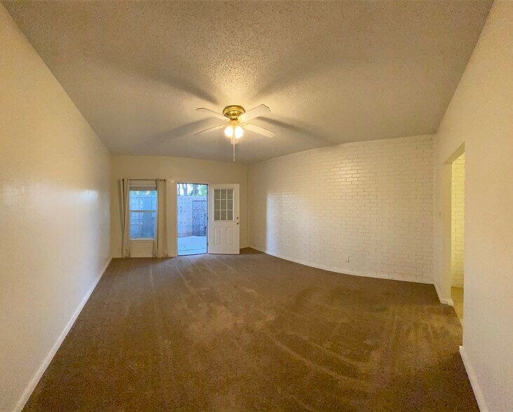 Master Bedroom - 2901 W Illinois Ave