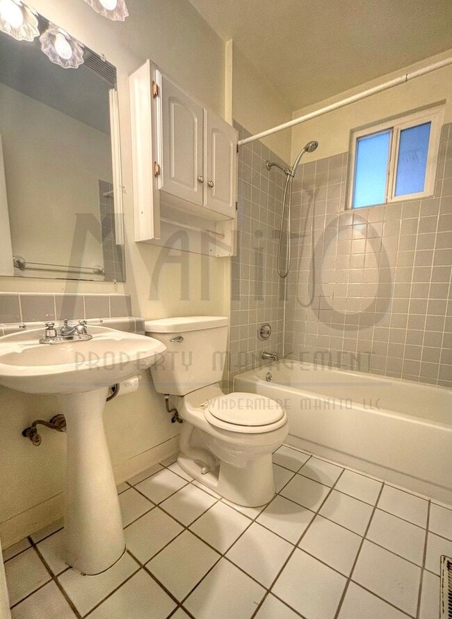 Building Photo - Downriver Bungalow