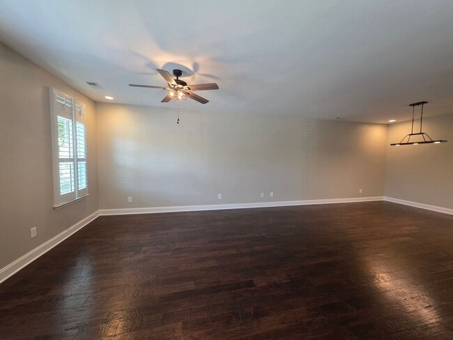 Building Photo - For Lease  End-Unit 3-Bedroom Townhome wit...