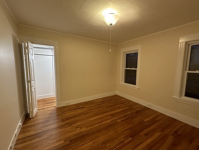 Building Photo - 44 Morton St