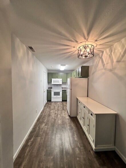 Building Photo - 4 Bridgeview Cir