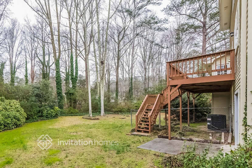 Building Photo - 651 Willow Ridge Dr NE