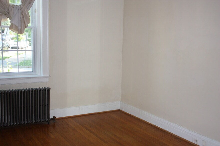 Building Photo - 3409 Greenway