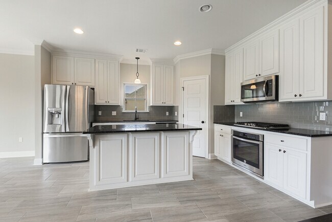 Building Photo - 10353 Fountain Ln