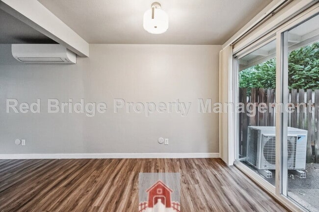 Building Photo - 3440 SE 8th Ave