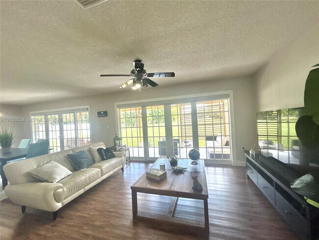 Building Photo - 416 Bayberry Dr