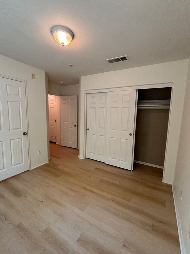 Building Photo - Move-In Ready 4 Bedroom Home Perfect for Professionals & Families