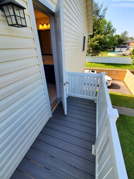 Building Photo - 13815 Village Mill Dr