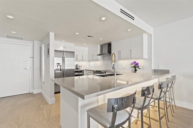 Building Photo - 800 SE 20th Ave