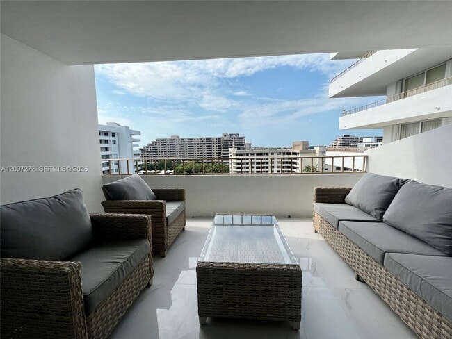 Building Photo - 155 Ocean Ln Dr