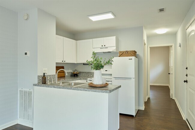 Building Photo - 51 Harbour Row Dr
