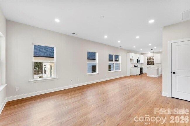 Building Photo - 1558 7th Ave Dr SW