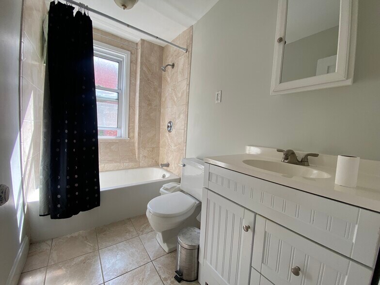 Building Photo - 49 Conwell Ave