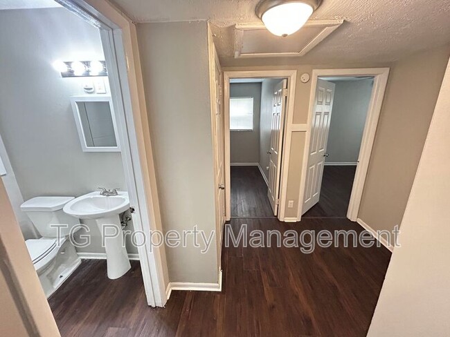 Building Photo - 8214 Herlong Rd