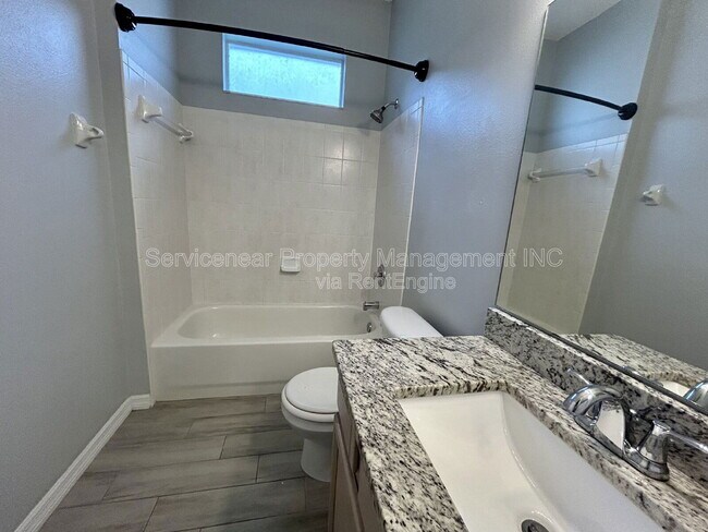 Building Photo - 10303 Beneva Dr