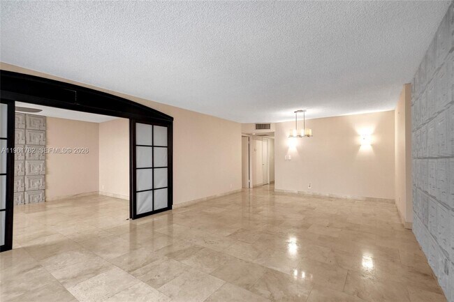 Building Photo - 18151 NE 31st Ct