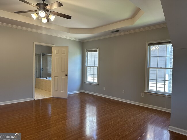 Building Photo - 669 Maple Grove Way