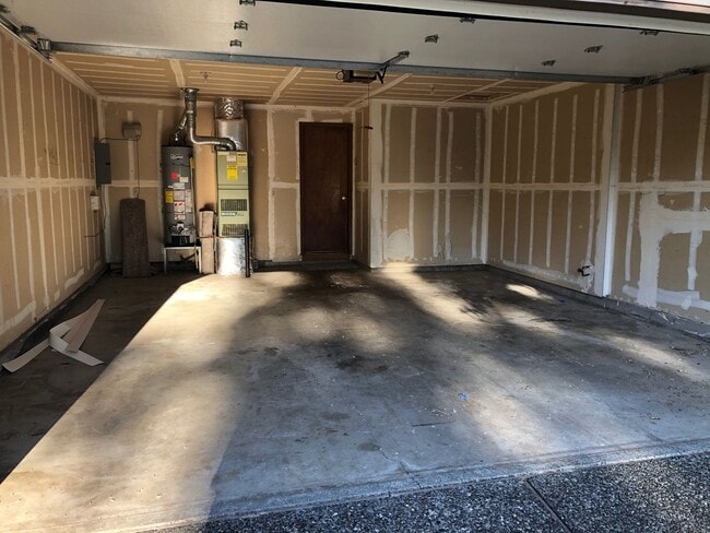 Building Photo - 3911 NW 166th Dr