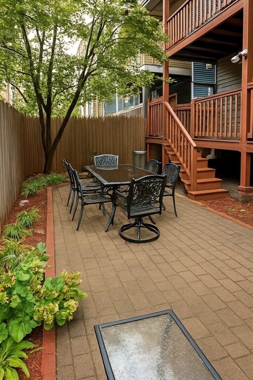 Building Photo - 21 Sanger St