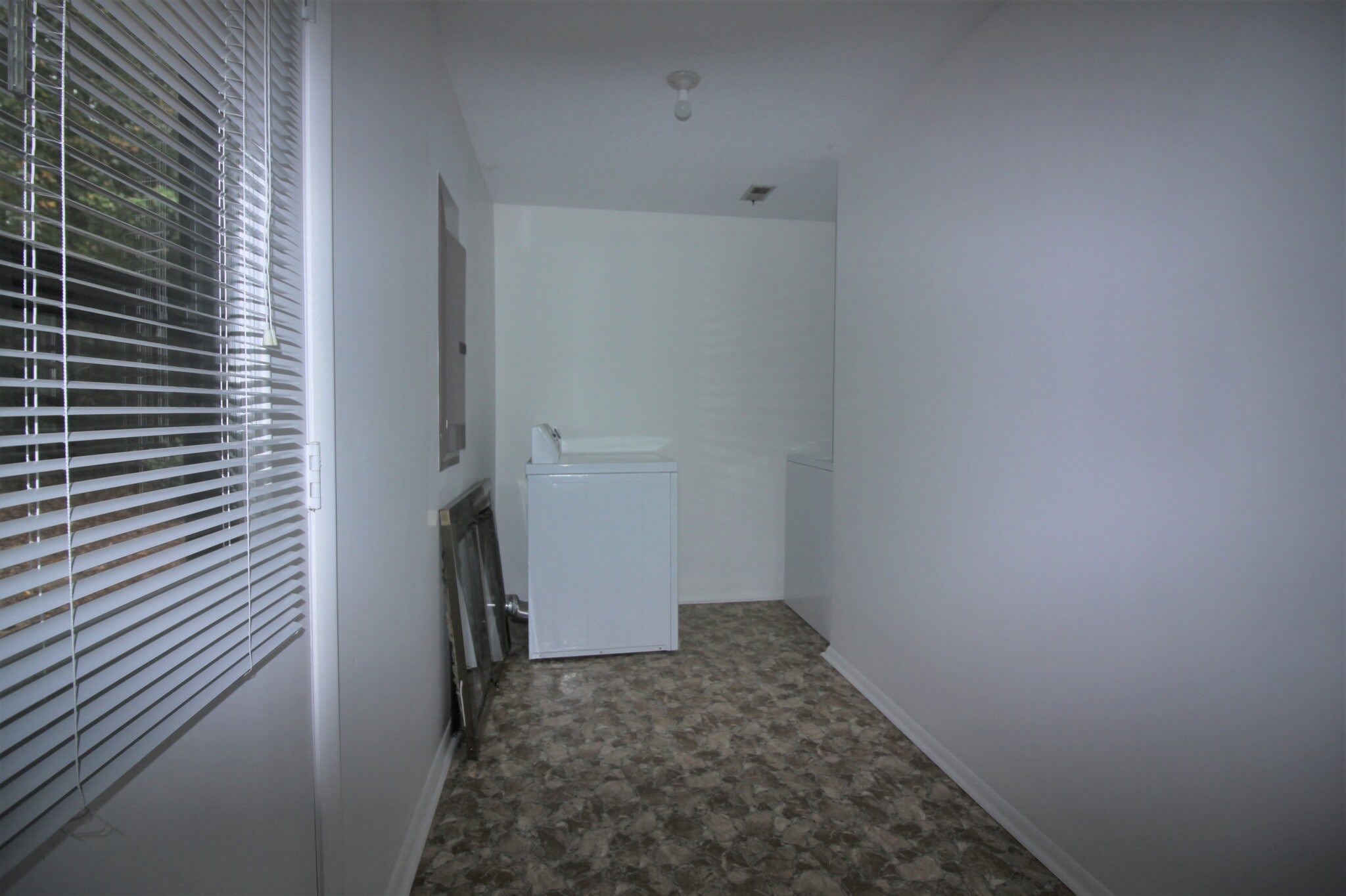 Building Photo - 8200 Mahogany Dr