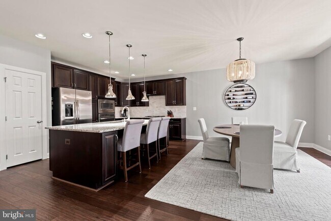 Building Photo - 23303 Mount Middleton Square