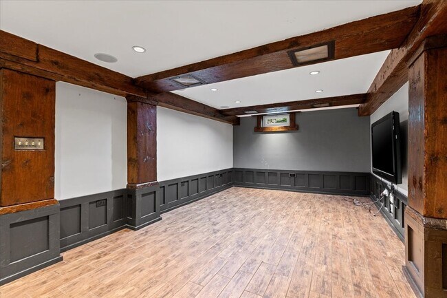 Building Photo - 7236 N Olcott Ave