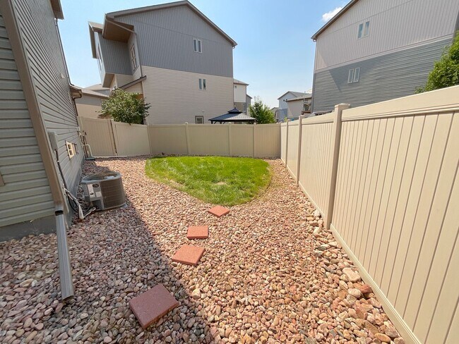 Building Photo - 3 Bedrooom Home Available Near Dublin Blvd...
