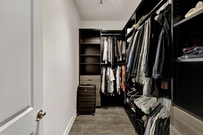 Building Photo - 100 NW 69th Cir