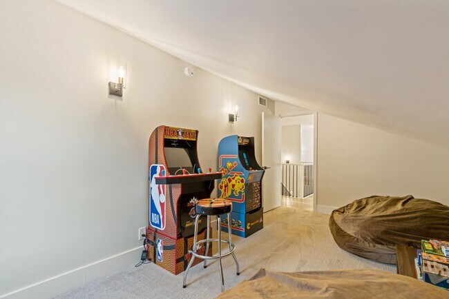 Building Photo - 5112 N 35th St