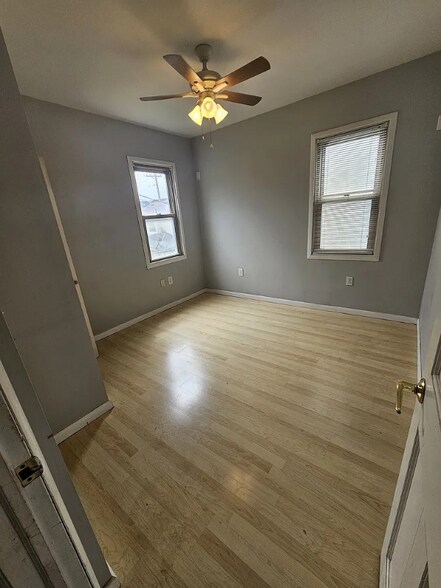 Building Photo - 306 2nd St