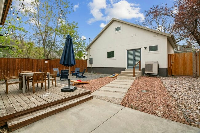 Building Photo - 823 S 900 E