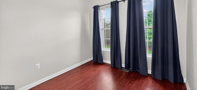 Building Photo - 2483 Lakeside Drive