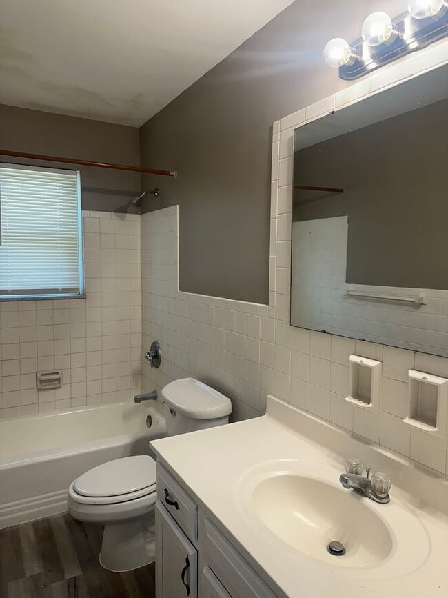 Building Photo - 5907 Staughton Dr
