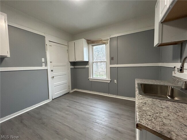 Building Photo - 3448 E 69th St