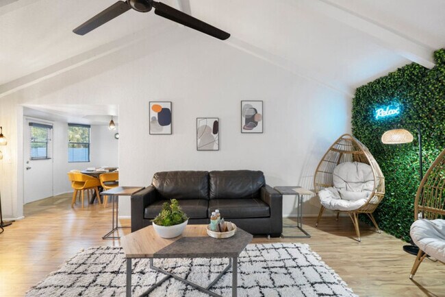 Building Photo - Downtown Gilbert Boho-Oasis|Pool|Gazebo|Ga...