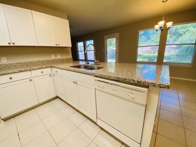 Building Photo - 3304 Kissman Dr