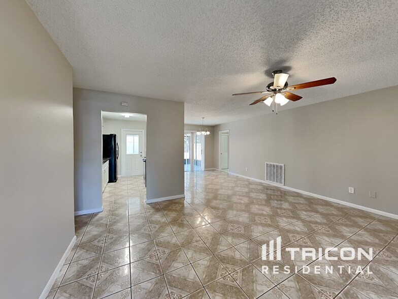 Building Photo - 8234 Vassar Cir