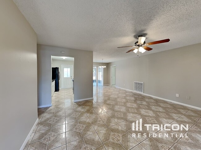 Building Photo - 8234 Vassar Cir