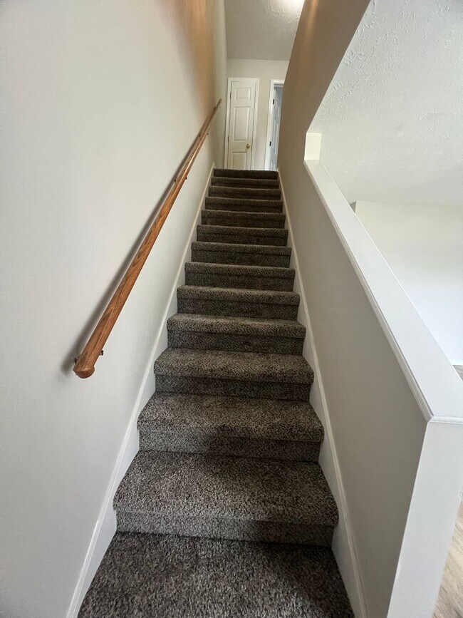 Building Photo - 1505 Center Pointe Dr