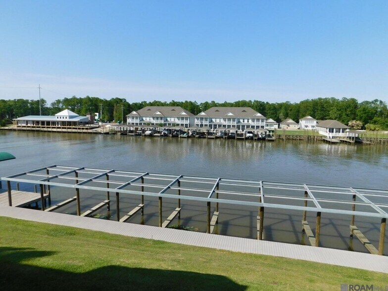 Building Photo - 12386 River Highlands Dr