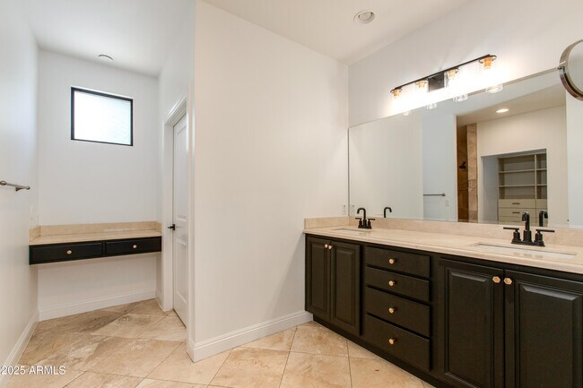 Building Photo - 4110 N 47th St
