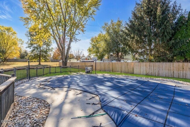 Building Photo - 9 Cherry Hill Ln