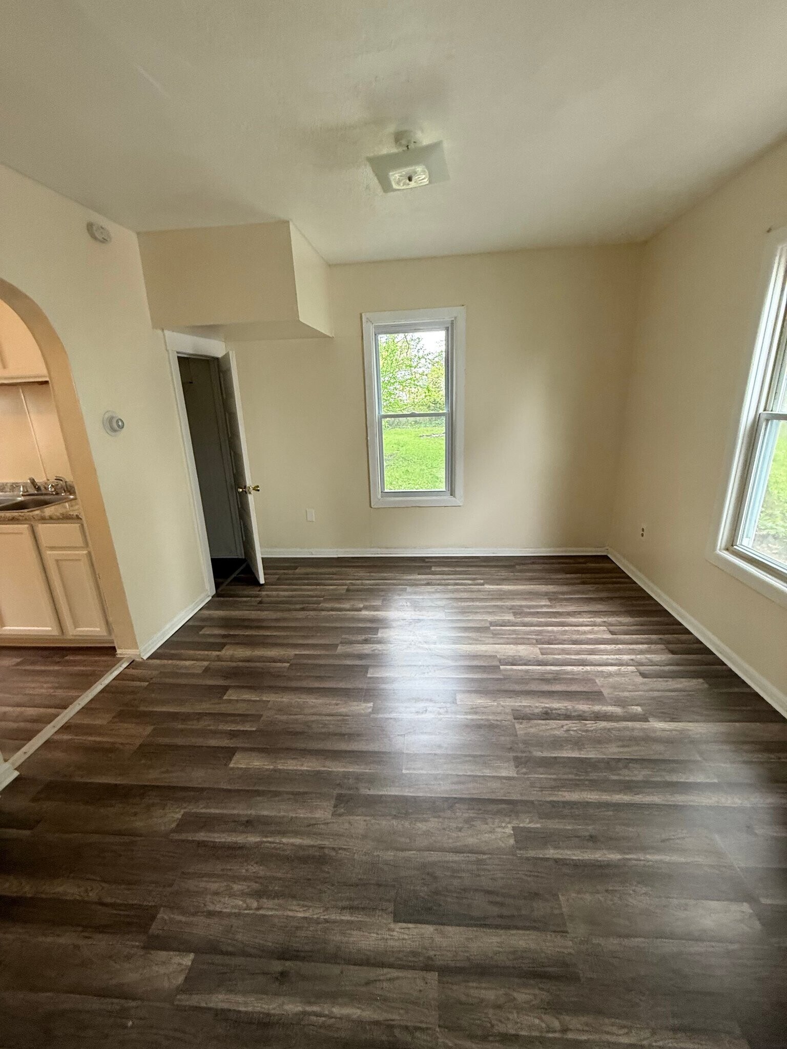 Building Photo - 1948 Long Ave