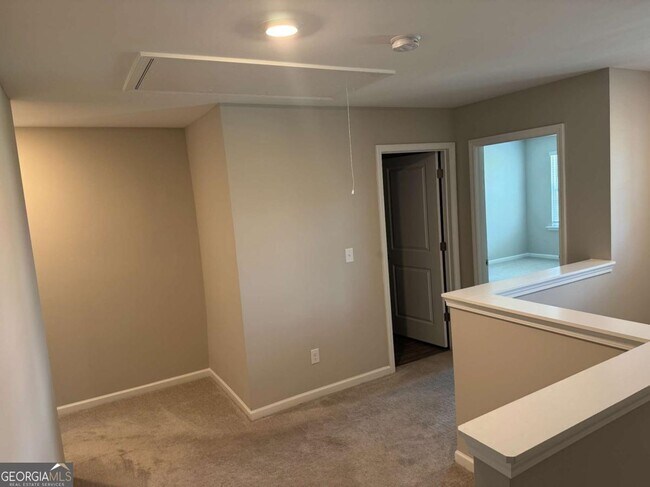 Building Photo - 312 Grey Falcon Ave